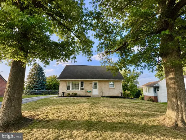 487 Prospect Rd, MANHEIM, PA 17545