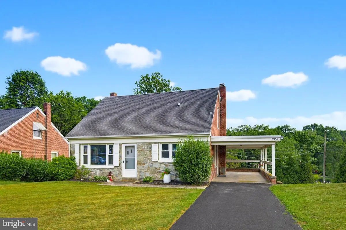 1316 Meadowcreek Ln, Lancaster, PA 17603 - #1