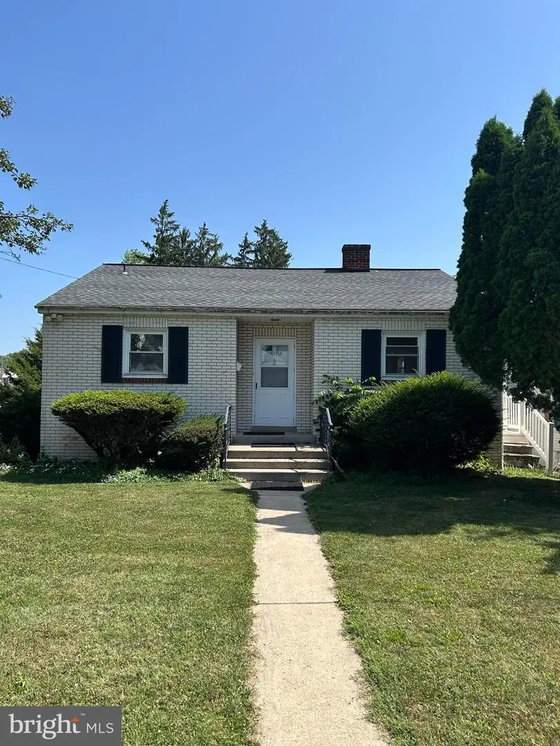 617 W Main St, Mount Joy, PA 17552 - #1
