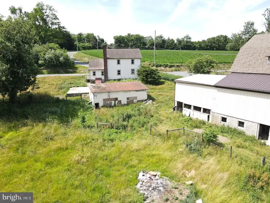 2296 Valley Rd, Manheim, PA 17545 - #2