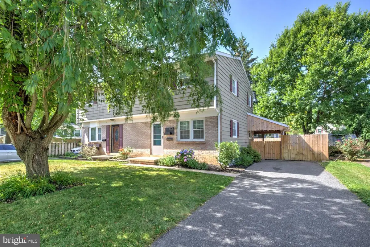 508 Spring Ave, Lititz, PA 17543 - #1