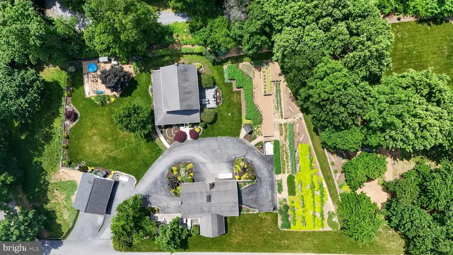 257 Hill Rd, New Holland, PA 17557 - #2