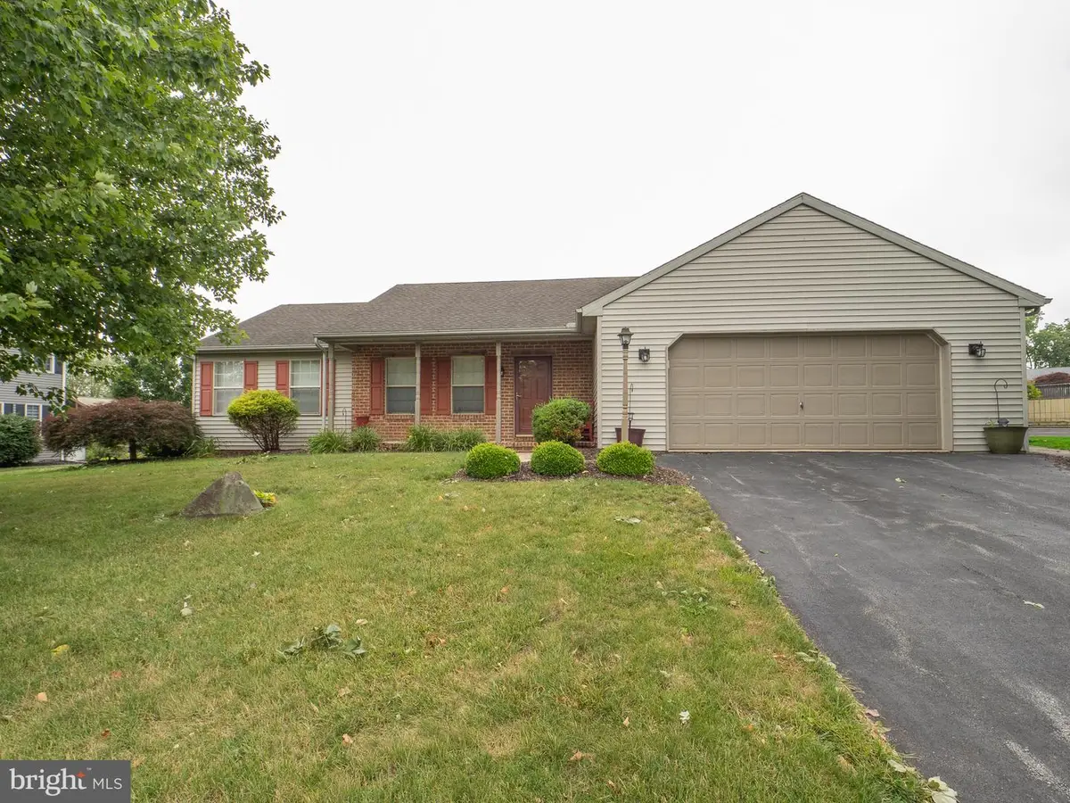 255 Elsie Ln, Denver, PA 17517 - #1