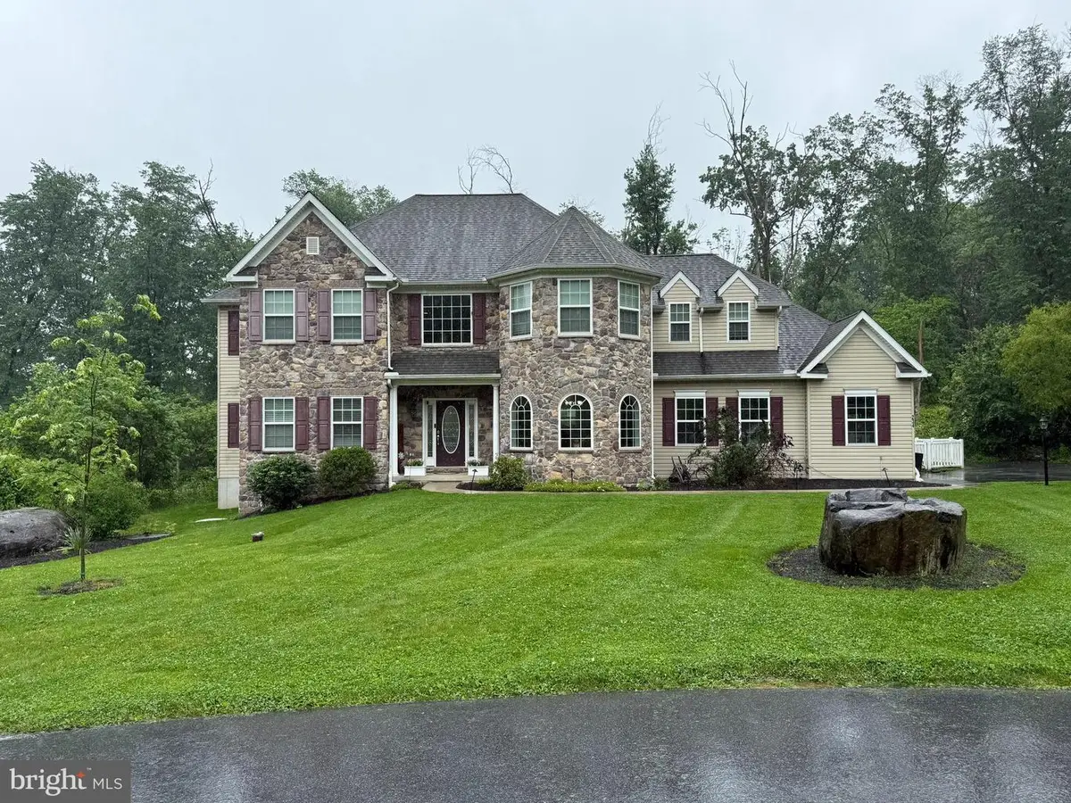 234 Crimson Ln, Elizabethtown, PA 17022 - #1