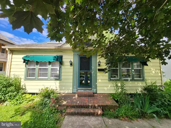 341 N Broad St, LITITZ, PA 17543