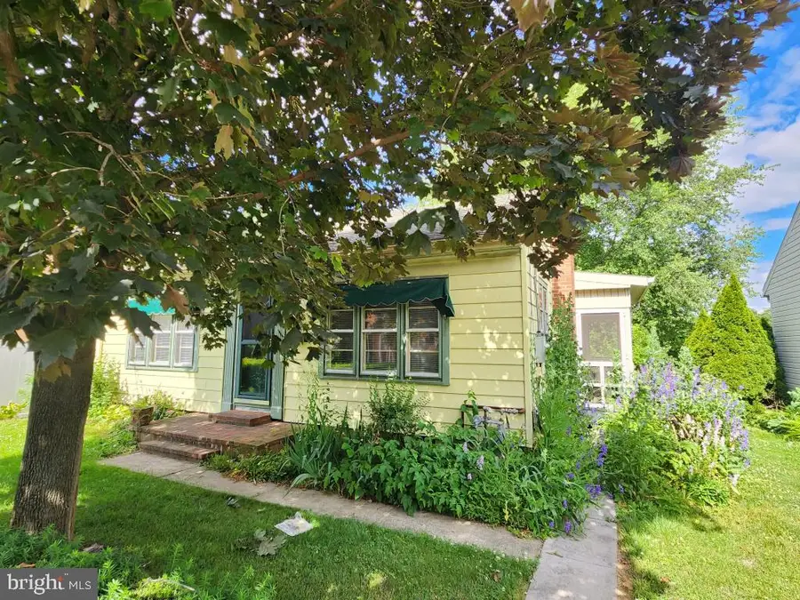 341 N Broad St, Lititz, PA 17543 - #3