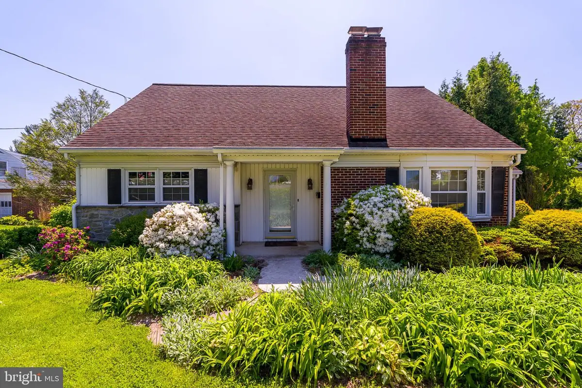 428 Manor Ave, Millersville, PA 17551 - #1