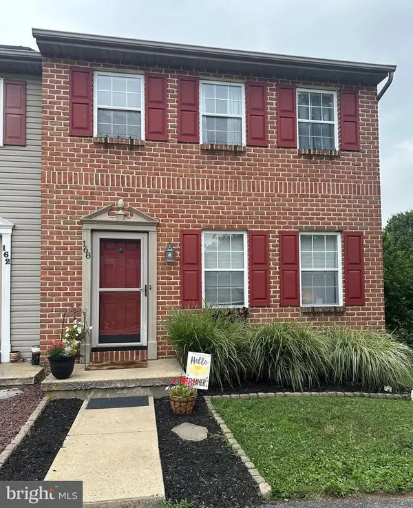 168 Foxchase Dr, ELIZABETHTOWN, PA 17022