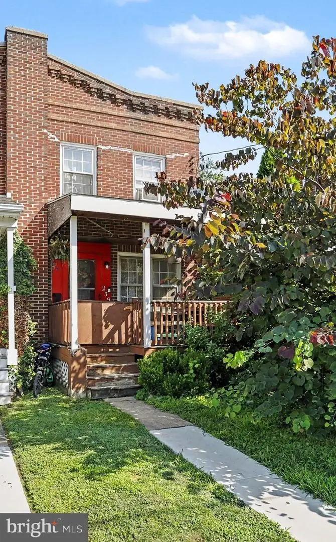 239 Locust St, New Holland, PA 17557 - #2