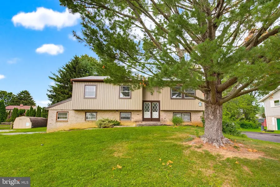 413 Surrey Dr, Lancaster, PA 17601 - #2