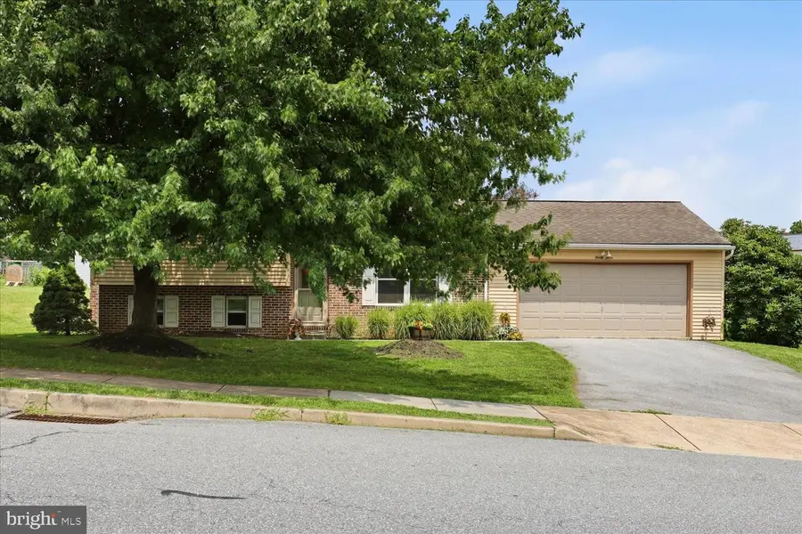 33 Hoover Rd, Lancaster, PA 17603 - #2