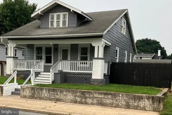30 E Stiegel St, MANHEIM, PA 17545