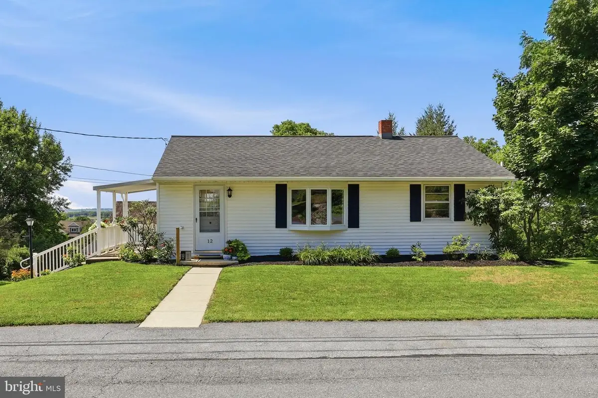 12 S Conestoga View Dr, Akron, PA 17501 - #1
