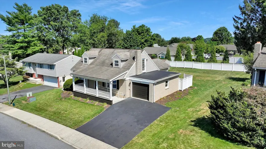 143 S Oak St, Lititz, PA 17543 - #2