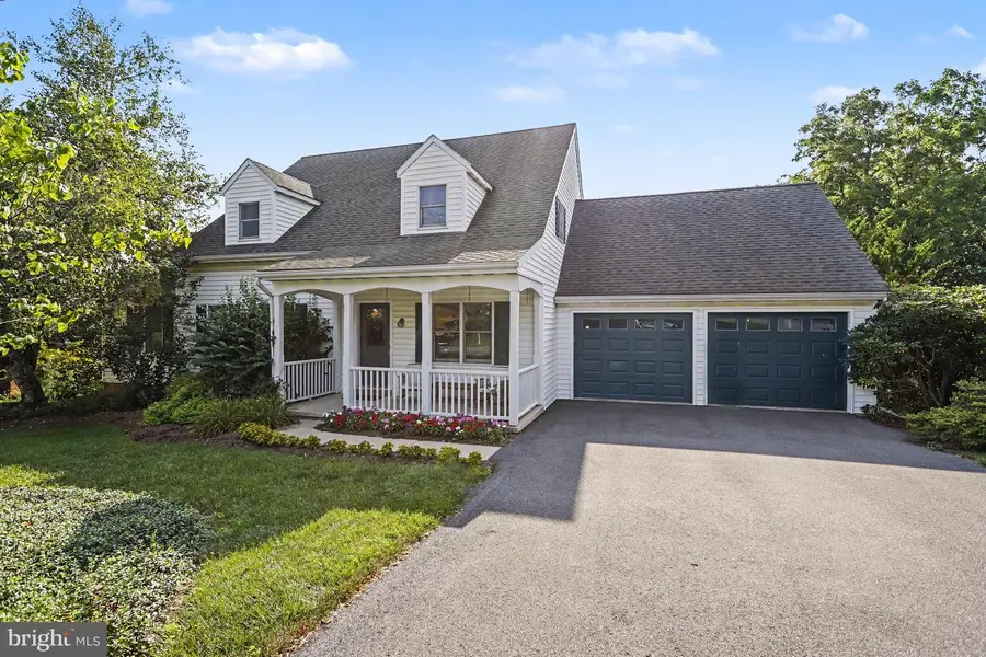 519 Colonial Crescent Dr, Lititz, PA 17543 - #2
