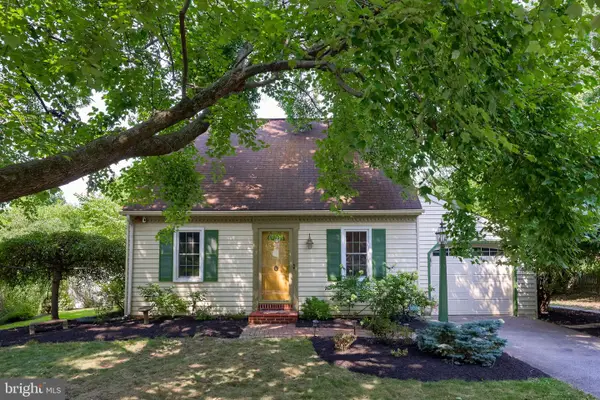 2264 Nicholson Square Dr, LANCASTER, PA 17601