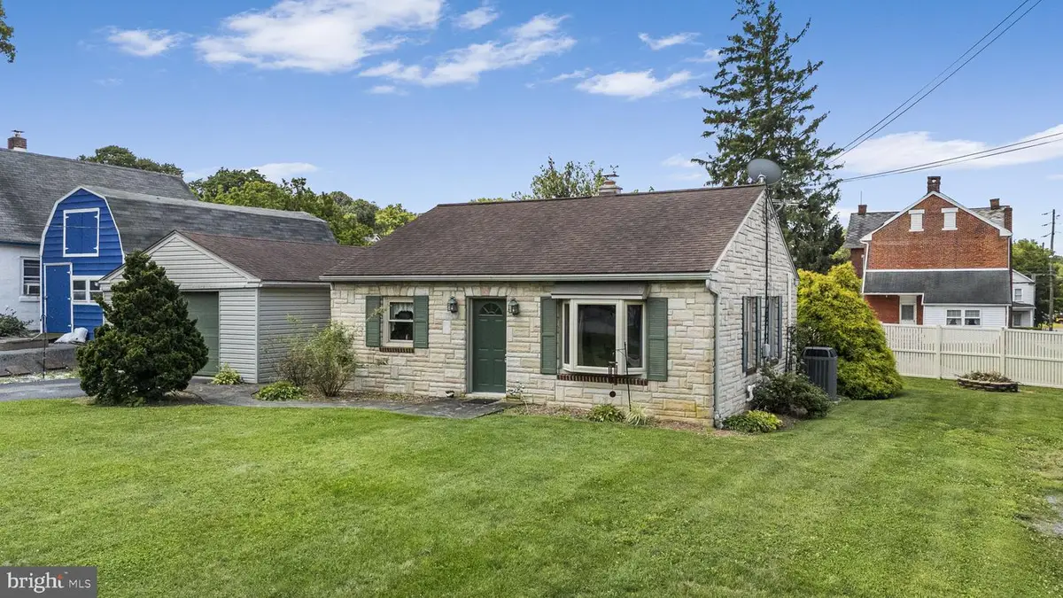 408 Elwyn Ter, Manheim, PA 17545 - #1