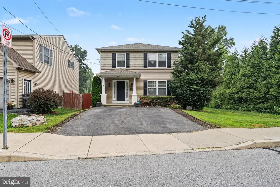 239 Railroad Ave, Ephrata, PA 17522 - #2