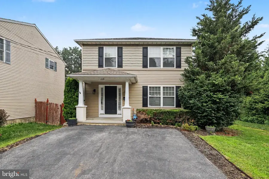 239 Railroad Ave, Ephrata, PA 17522 - #3