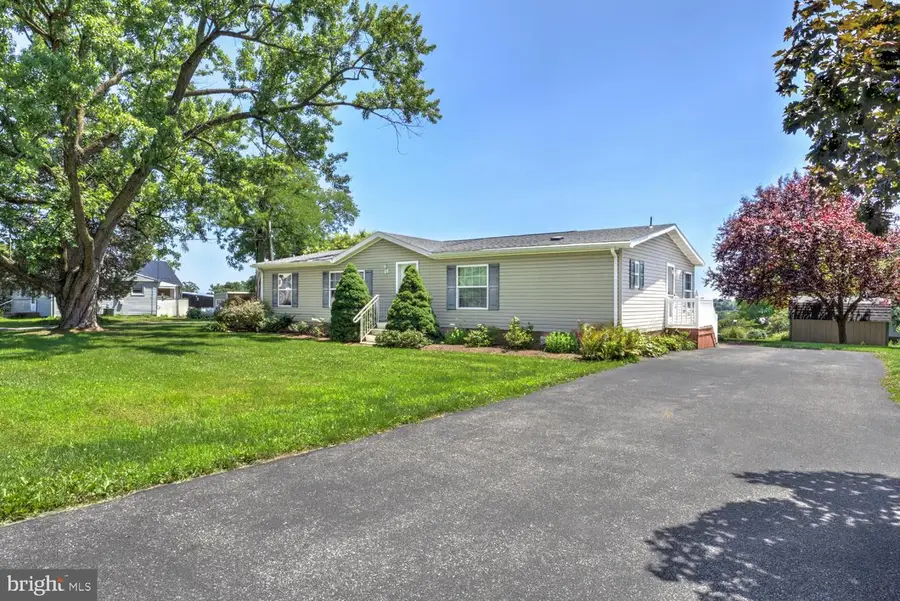 1207 Mount Gretna Rd, Elizabethtown, PA 17022 - #2