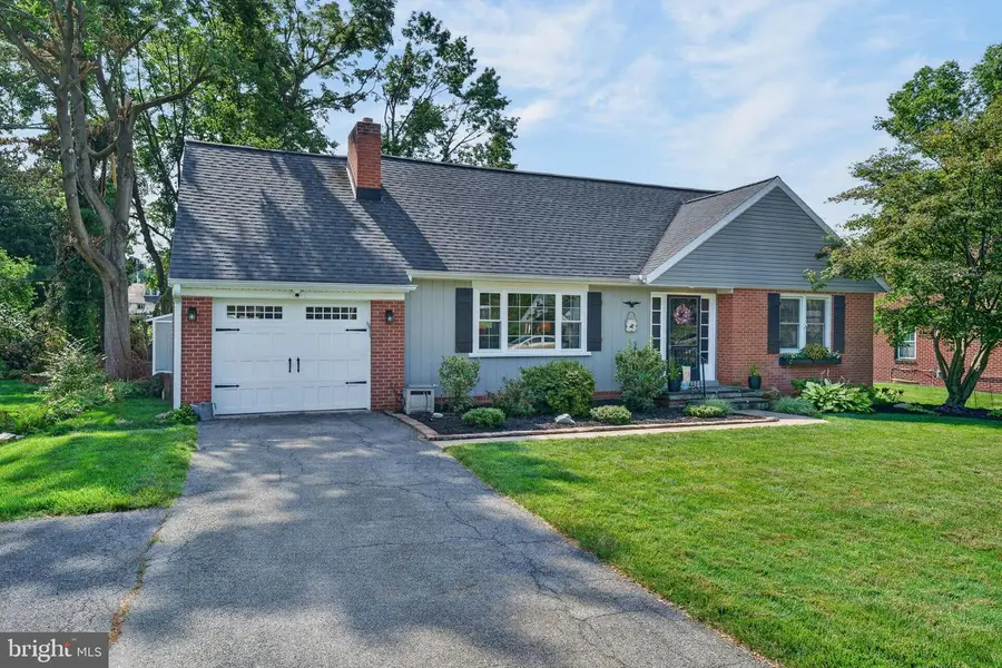 1426 Hollywood Dr, Lancaster, PA 17601 - #2
