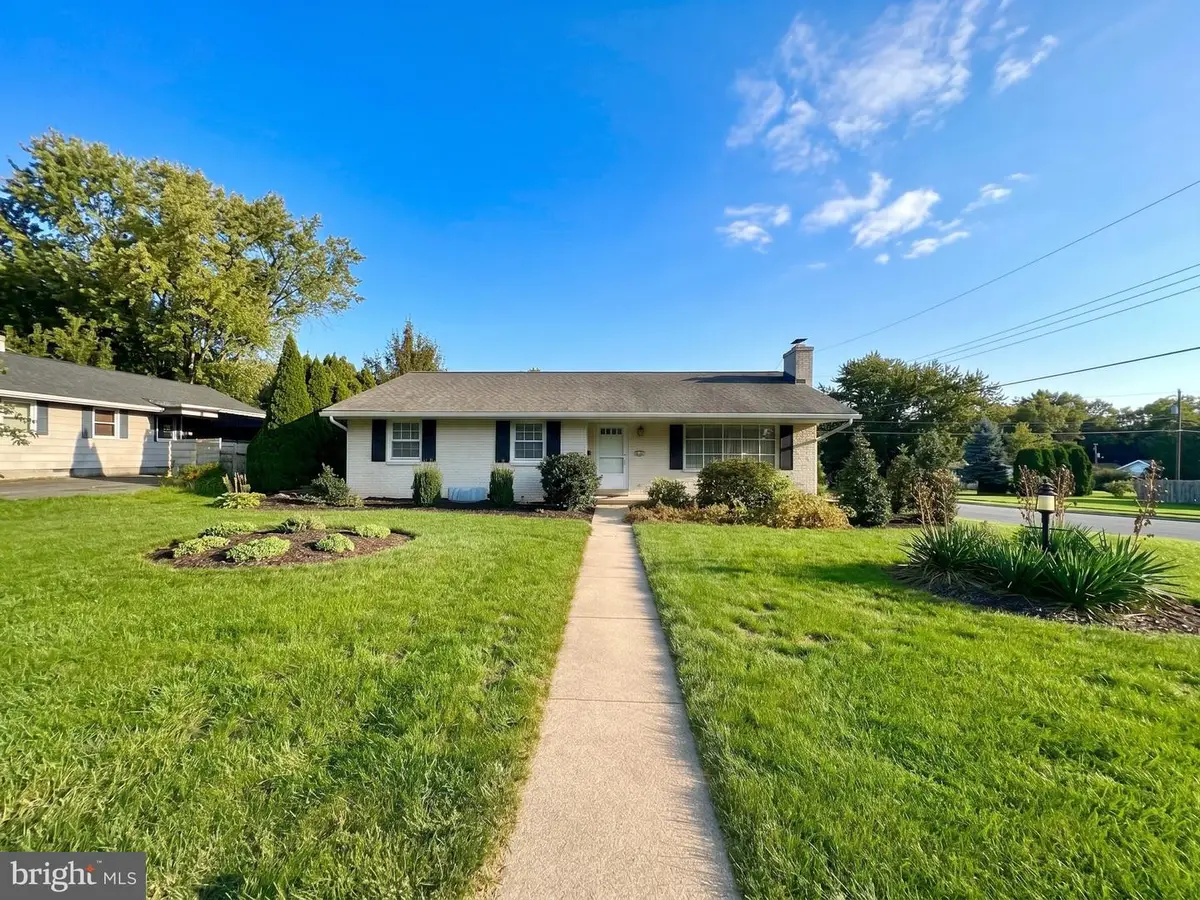 435 N Holly St, Elizabethtown, PA 17022 - #1