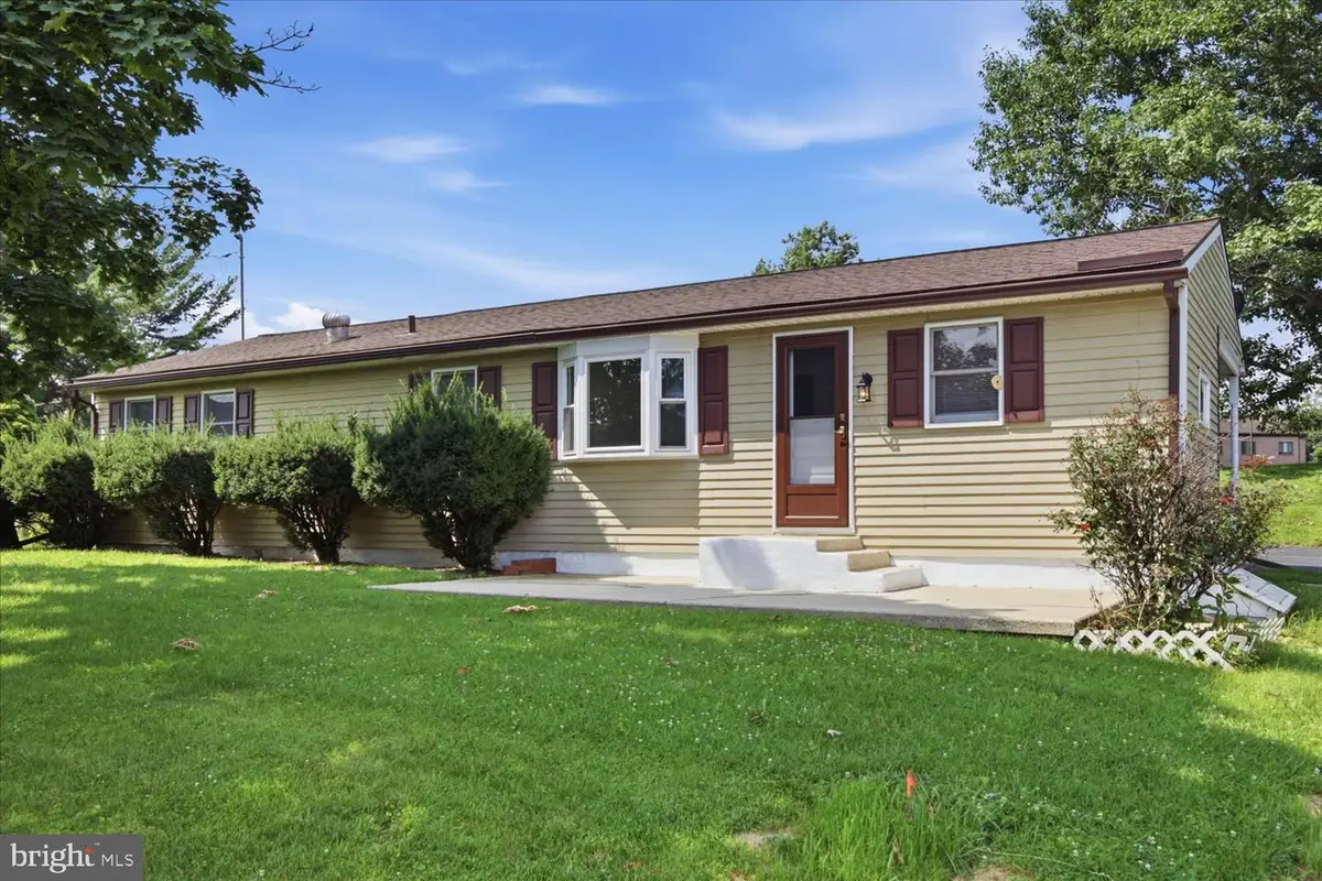 351 E Fulton St, Ephrata, PA 17522 - #1