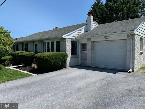 6493 Orange St, EAST PETERSBURG, PA 17520