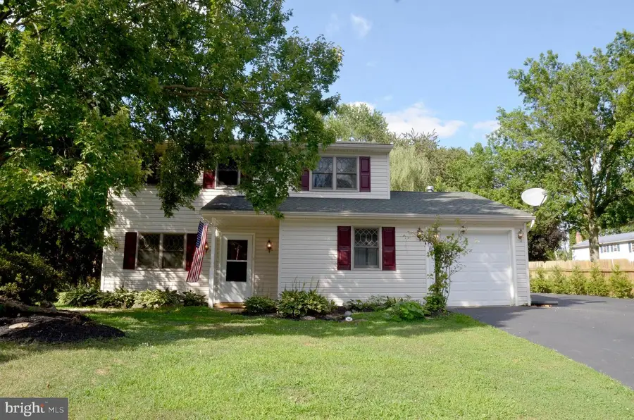 2527 Valley Dr, Lancaster, PA 17603 - #2