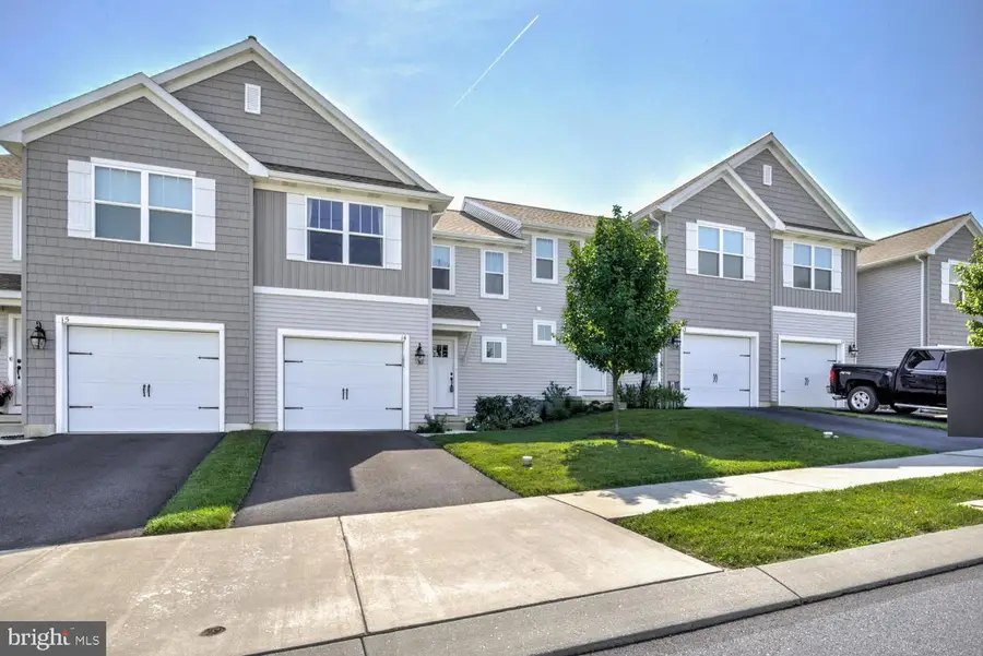 14 Southside Dr, Willow Street, PA 17584 - #2