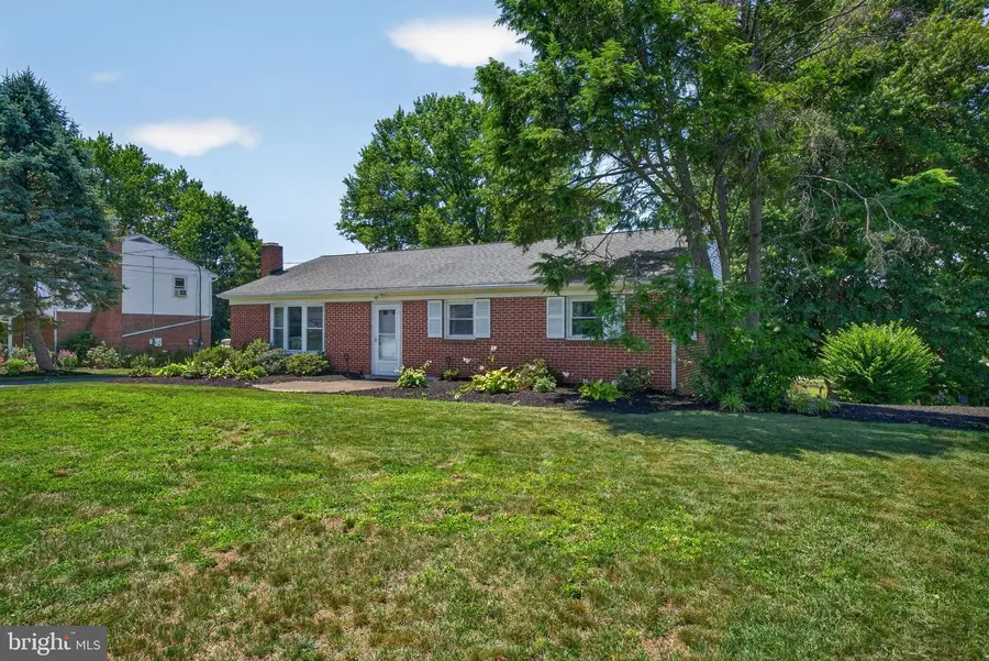 658 Green Ridge Drive Dr, Manheim, PA 17545 - #3