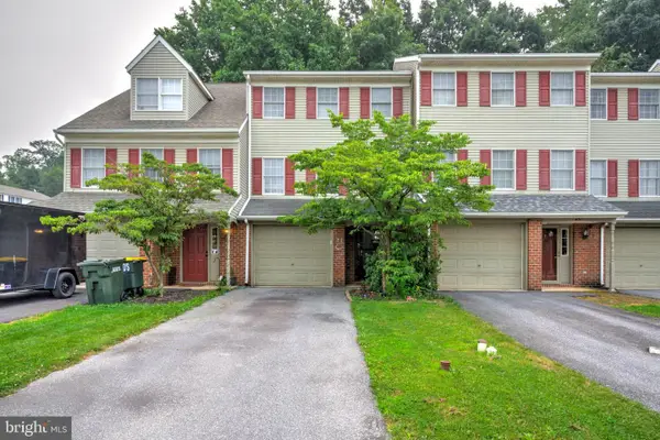 433 Crosswinds Dr, LITITZ, PA 17543