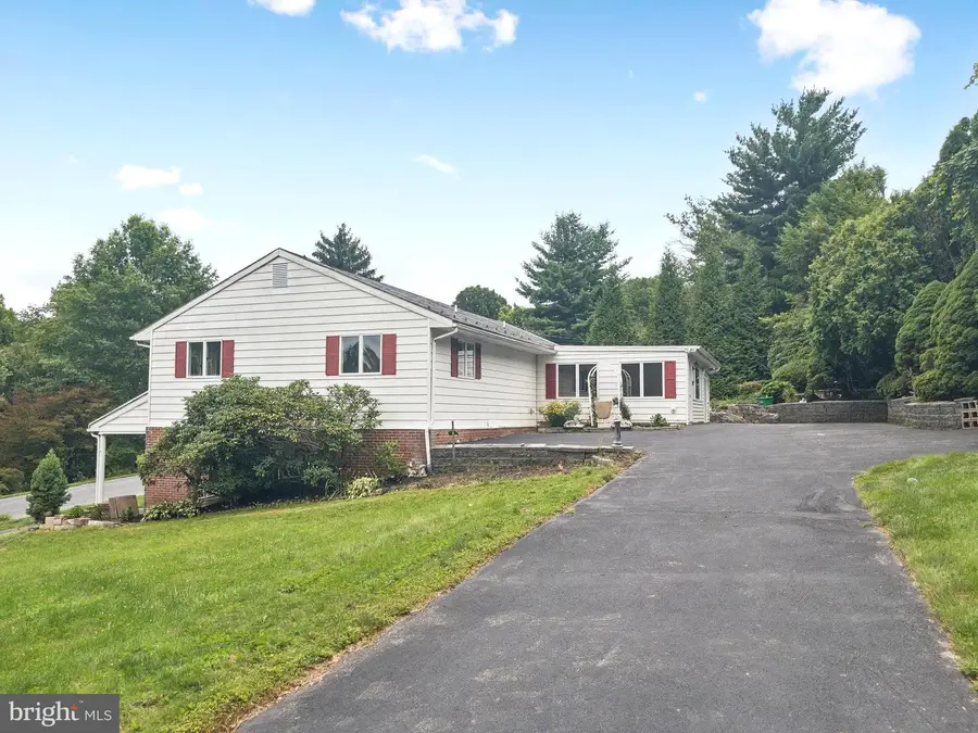 2210 Berkshire Rd, Lancaster, PA 17603 - #2