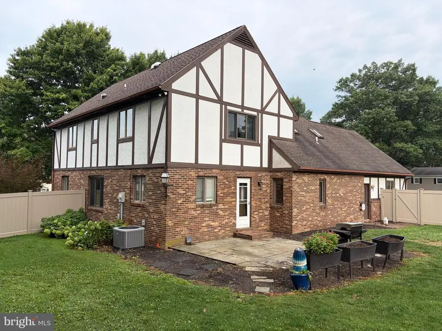 60 Country Ct, Landisville, PA 17538 - #3