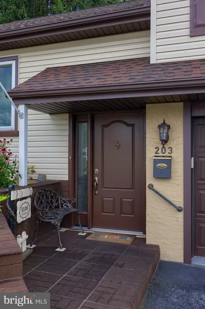203 Irene Ave, Ephrata, PA 17522 - #2