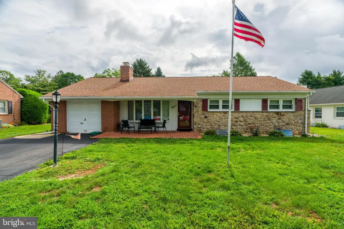 1711 Billview Dr, Lancaster, PA 17601 - #1