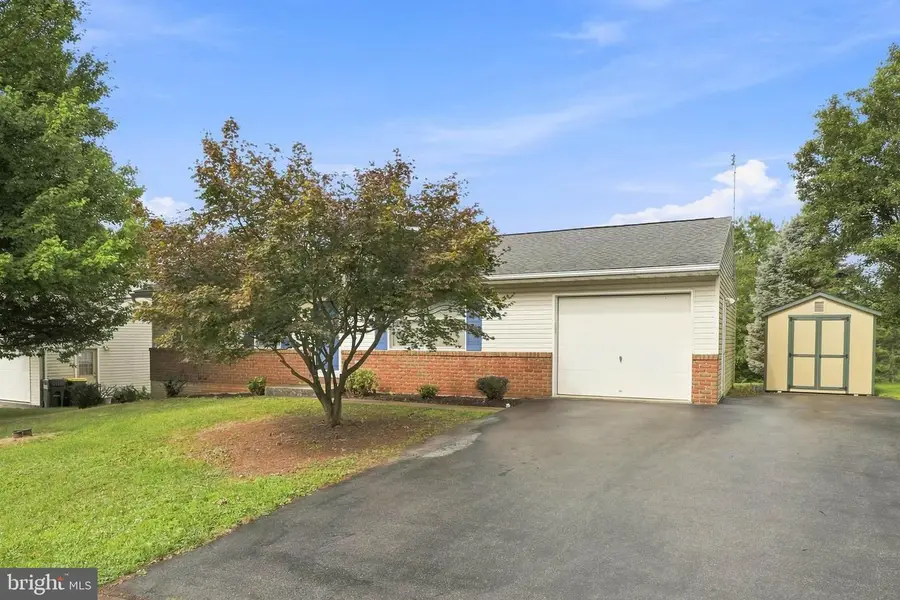 4 Barnhill Rd, Denver, PA 17517 - #3