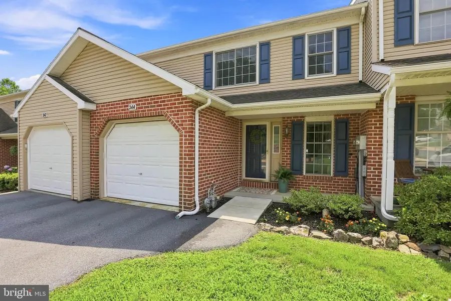 344 Crosswinds Dr, Lititz, PA 17543 - #2