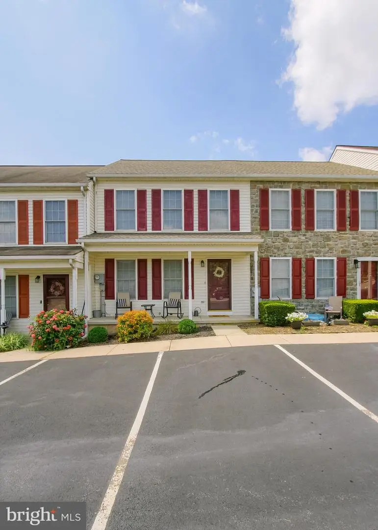 677 Knoll Dr, Mount Joy, PA 17552 - #2