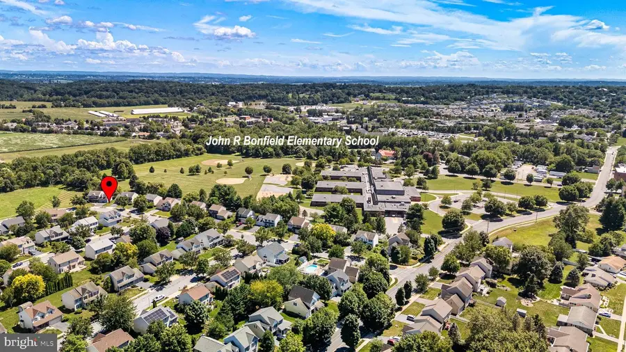 203 Deerfield Ln, Lititz, PA 17543 - #2