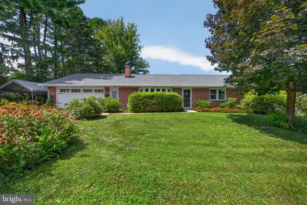 6480 Main St, EAST PETERSBURG, PA 17520