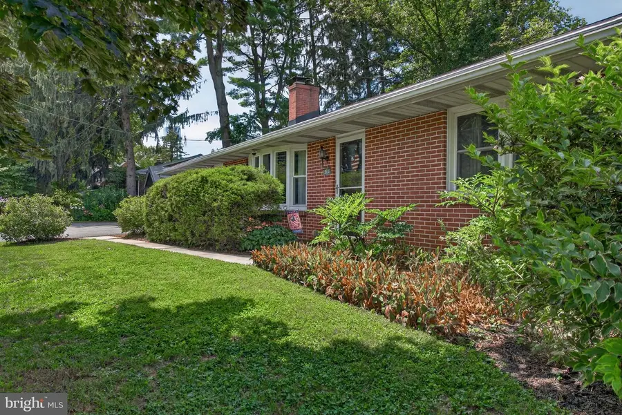 6480 Main St, East Petersburg, PA 17520 - #2