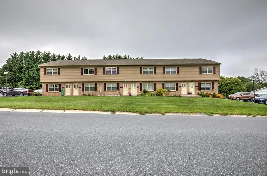 2-10 Meadow View Dr, Leola, PA 17540 - #2