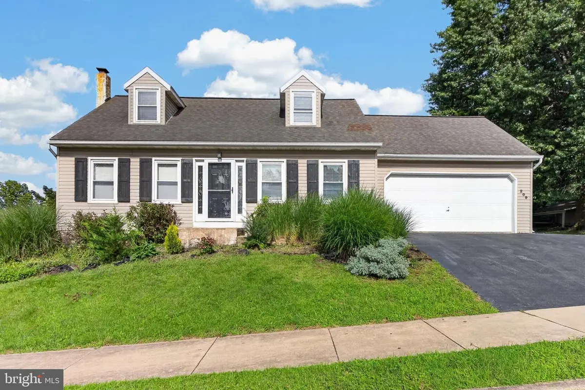 209 Tuckson Ave, Ephrata, PA 17522 - #1