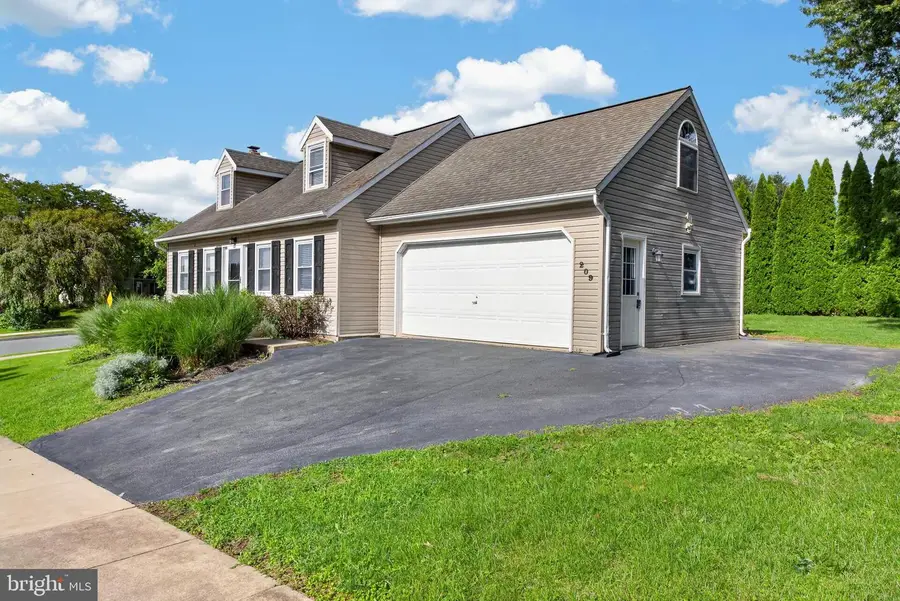 209 Tuckson Ave, Ephrata, PA 17522 - #2