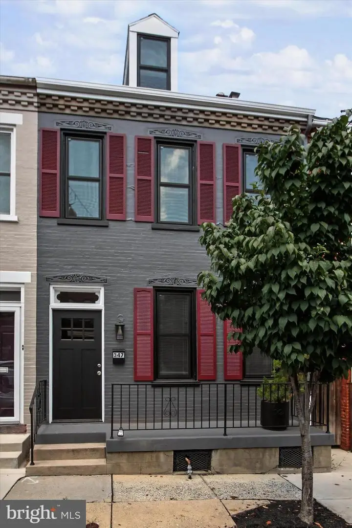 347 E Chestnut St, Lancaster, PA 17602 - #1
