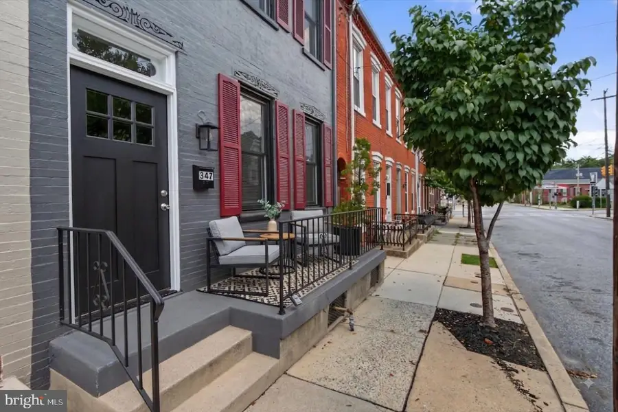 347 E Chestnut St, Lancaster, PA 17602 - #2