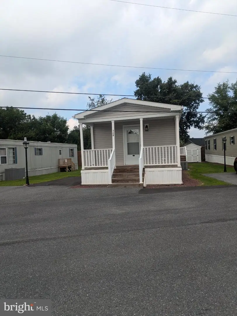 308 Don Dr, New Holland, PA 17557 - #1