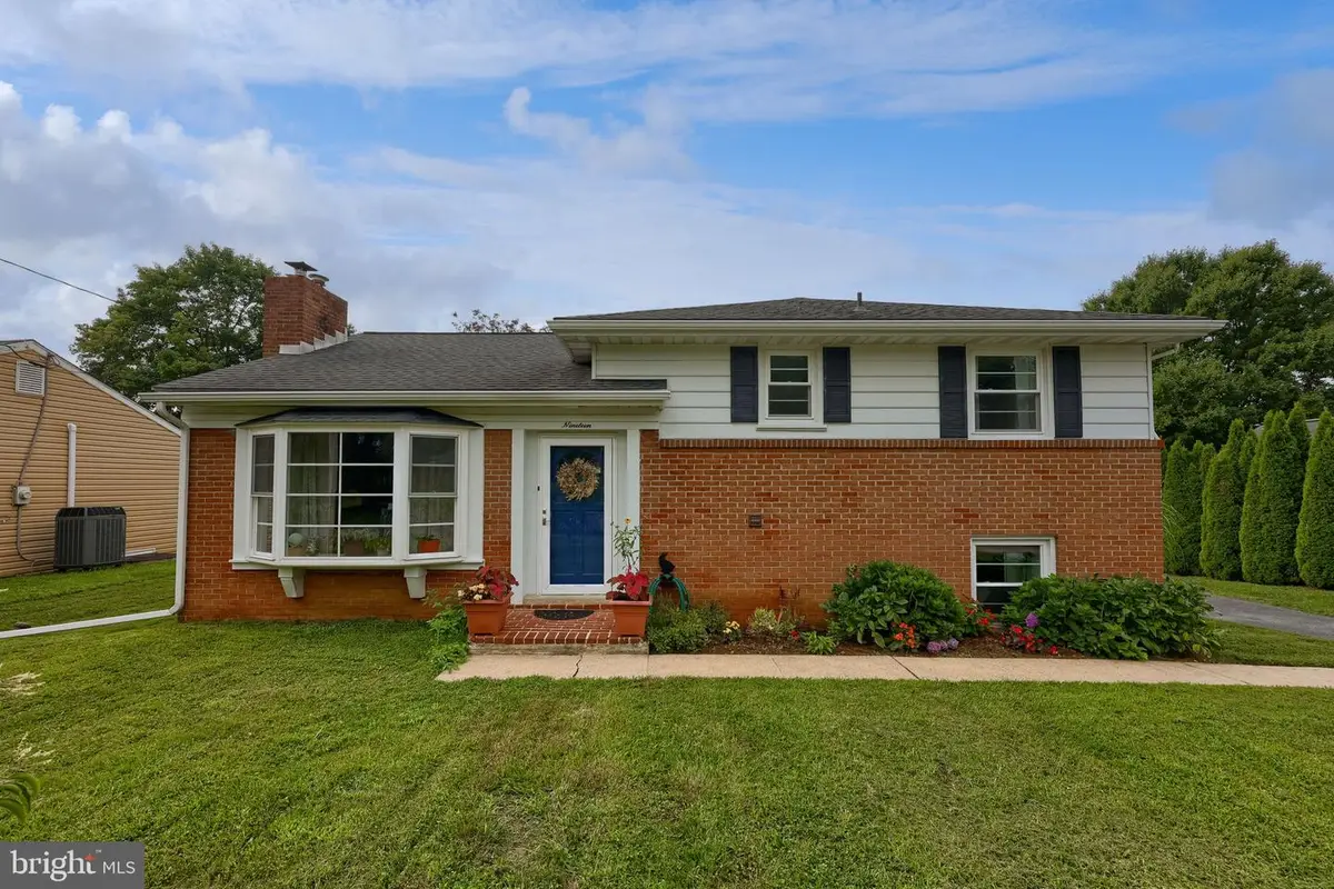 19 Pleasant Dr, Lancaster, PA 17602 - #1