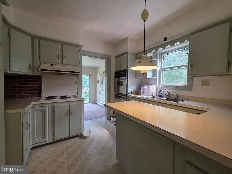 10 Mylin Ave, Willow Street, PA 17584 - #2